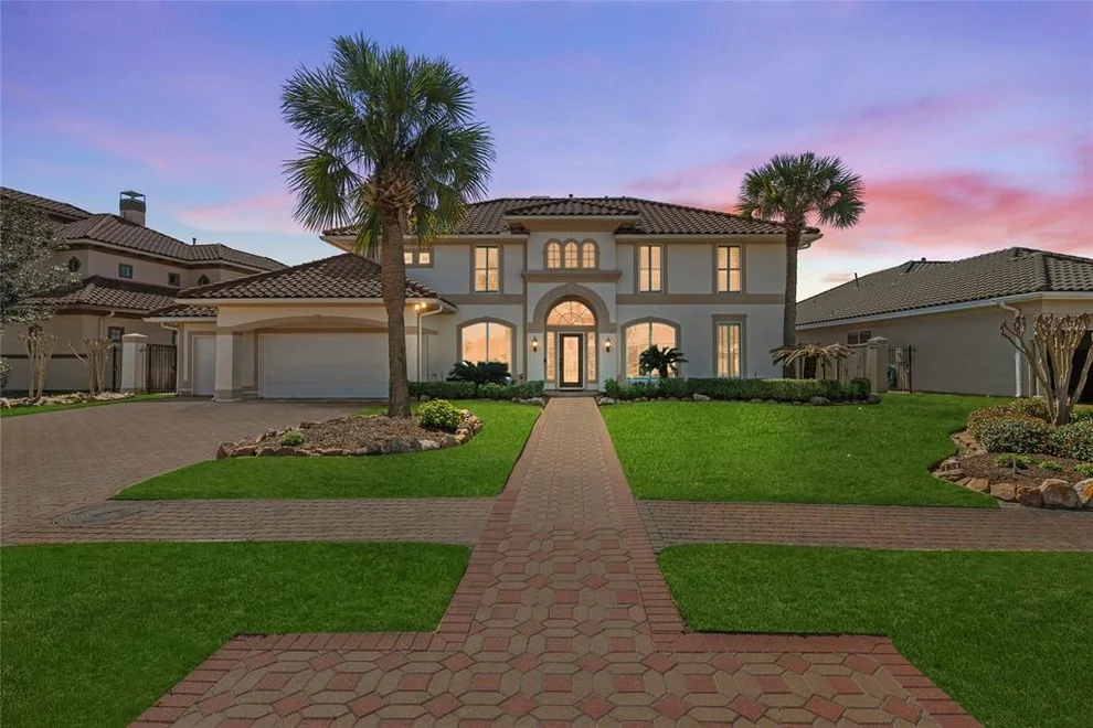 Unit for sale at 18919 Crescent Bay Drive, Houston, TX 77094
