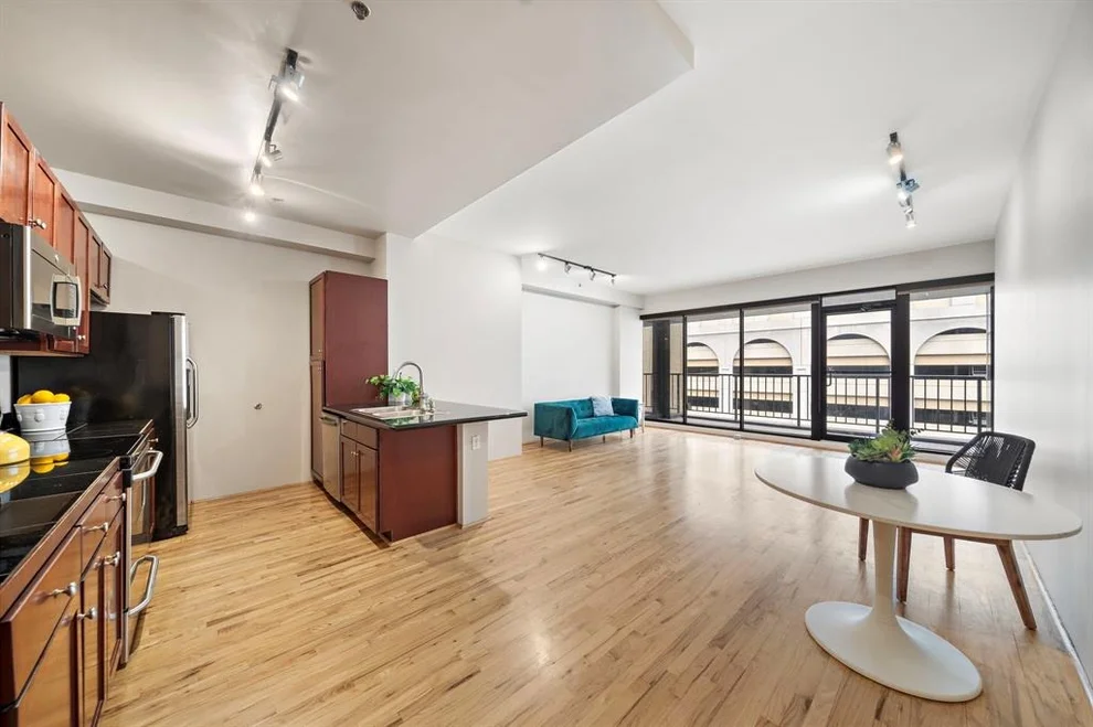 Unit for sale at 917 Main Street, Houston, TX 77002