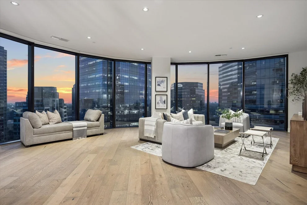 Unit for sale at 1409 Post Oak Boulevard, Houston, TX 77056