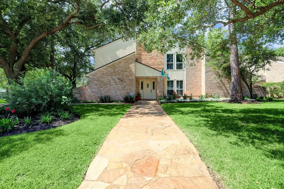 Unit for sale at 1418 W Brooklake Drive, Houston, TX 77077