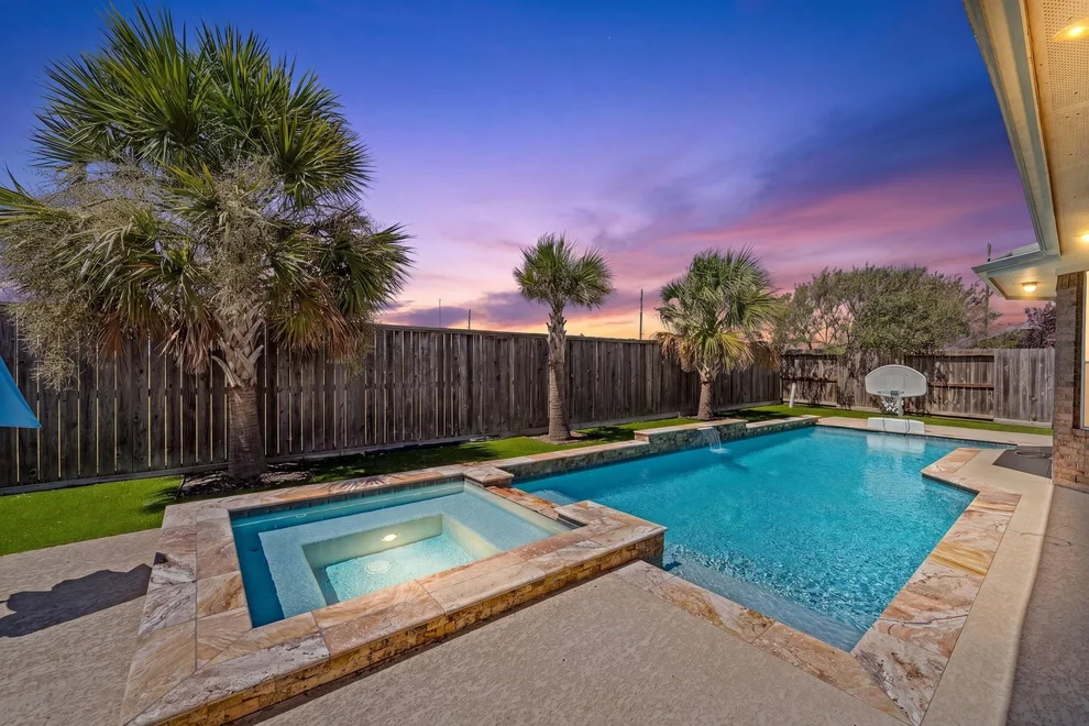 Unit for sale at 17815 Gables Bend Drive, Tomball, TX 77377