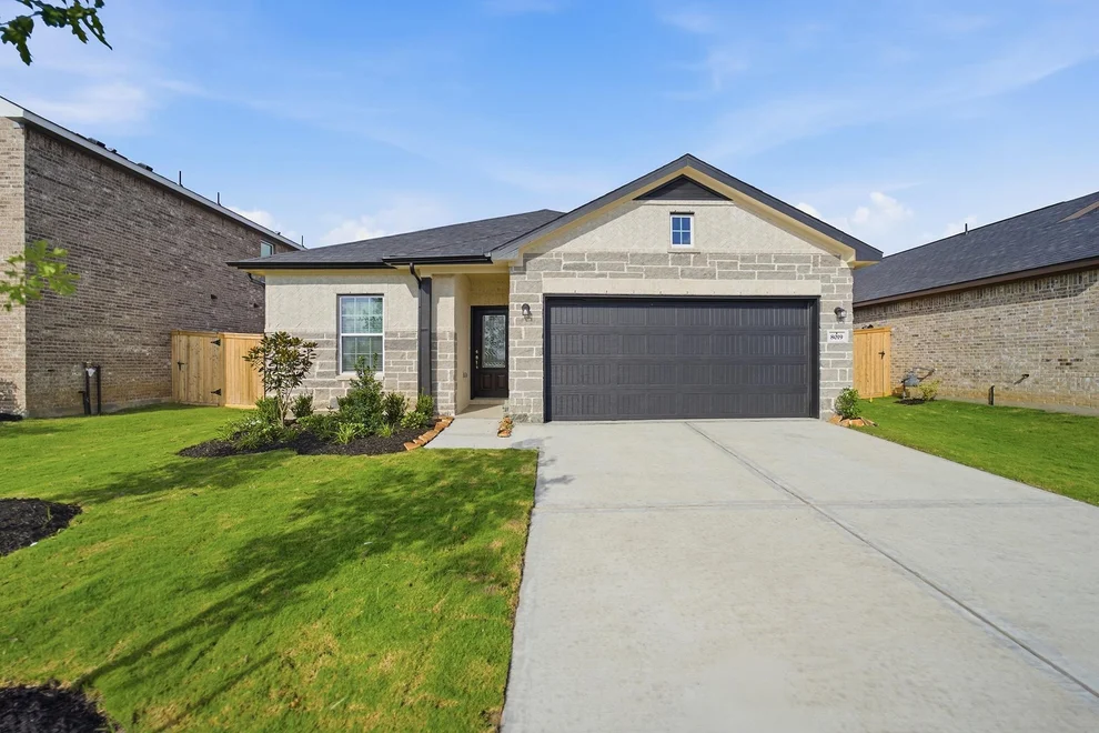 Unit for sale at 8019 Jasper Meadows, Angleton, TX 77515