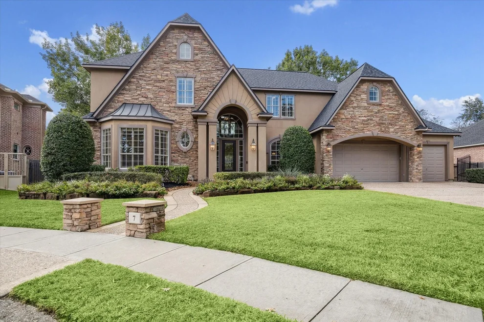 Unit for sale at 7 Club Oak Court, Kingwood, TX 77339