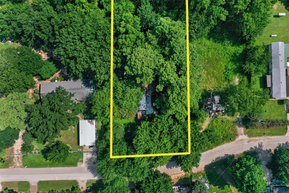Unit for sale at 5907 Nueces Drive, Spring, TX 77389