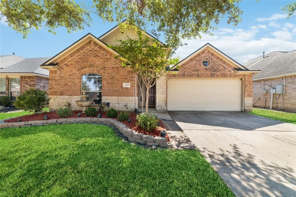Unit for sale at 2933 Meridian Bay Lane, Dickinson, TX 77539