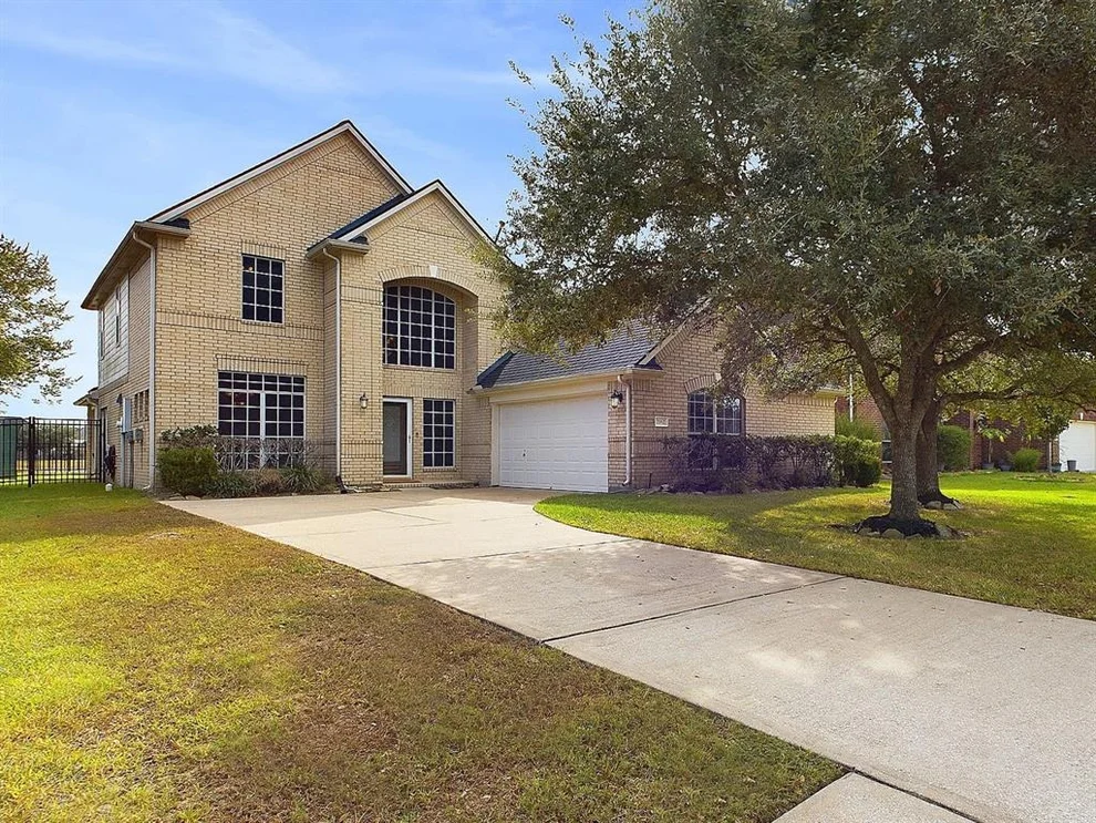 Unit for sale at 2162 Brittany Colony Drive, League City, TX 77573