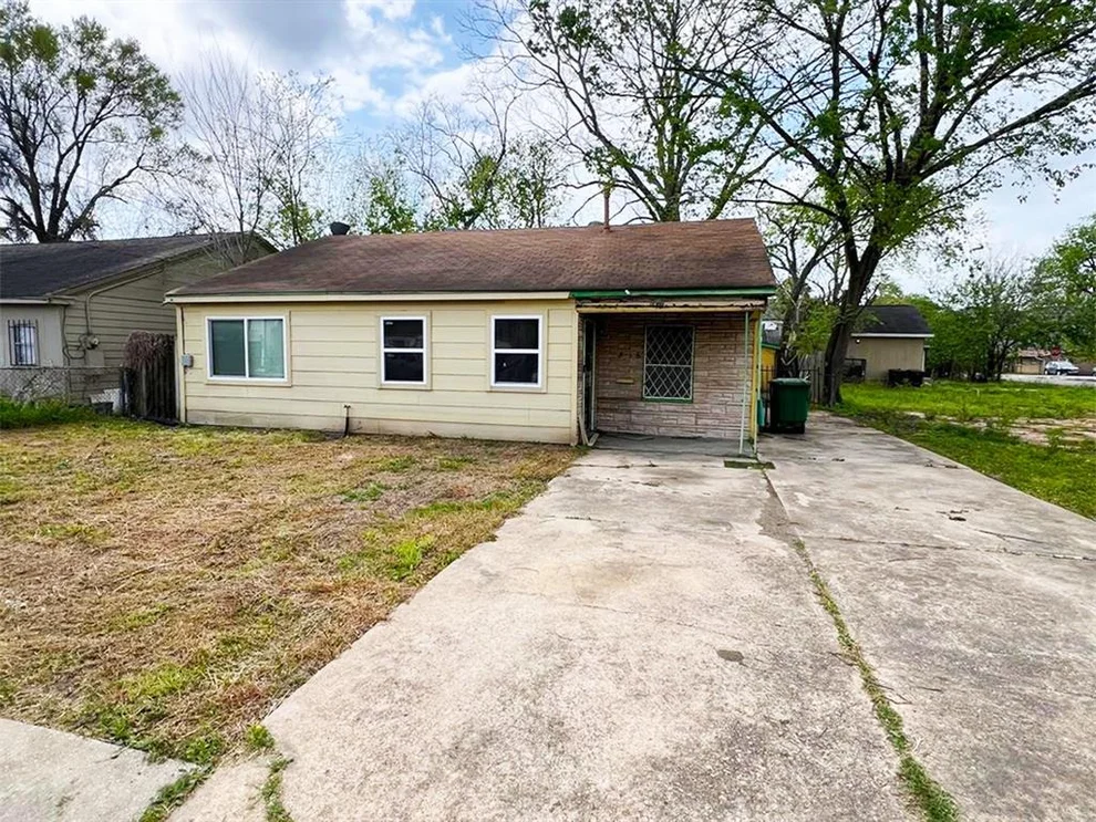 Unit for sale at 6816 England Street, Houston, TX 77021