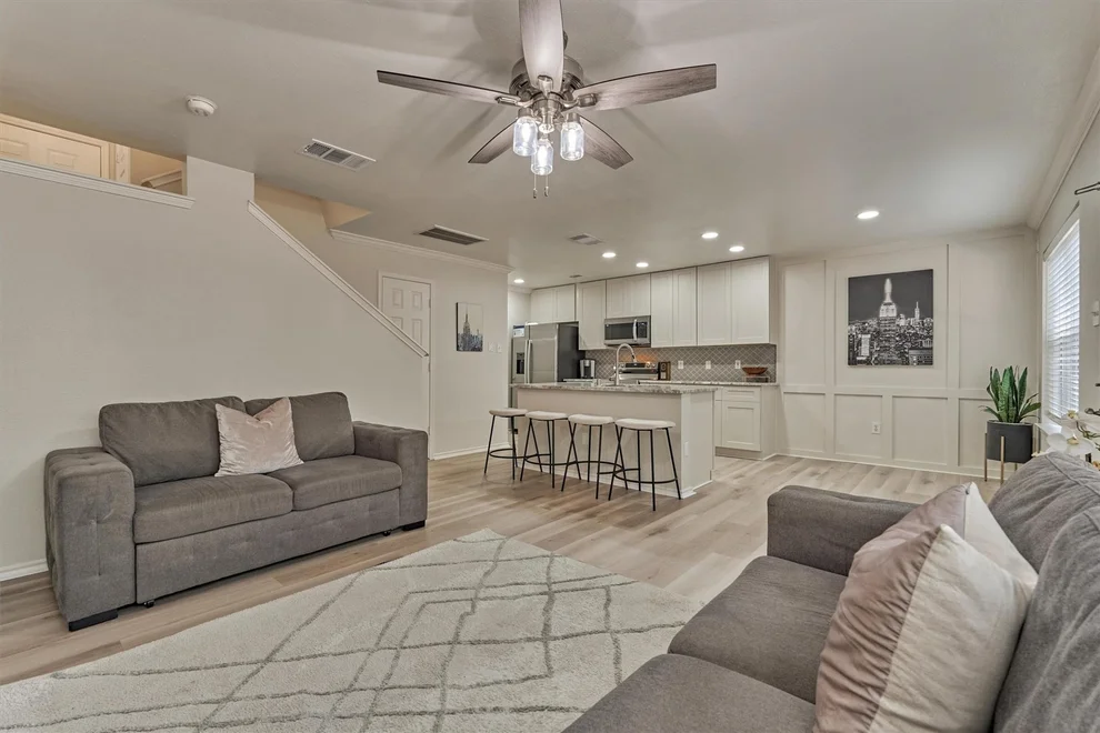 Unit for sale at 111 N Villa Oaks Drive, The Woodlands, TX 77382