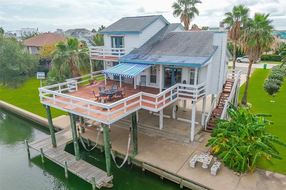 Unit for sale at 1426 Tiki Drive, Tiki Island, TX 77554