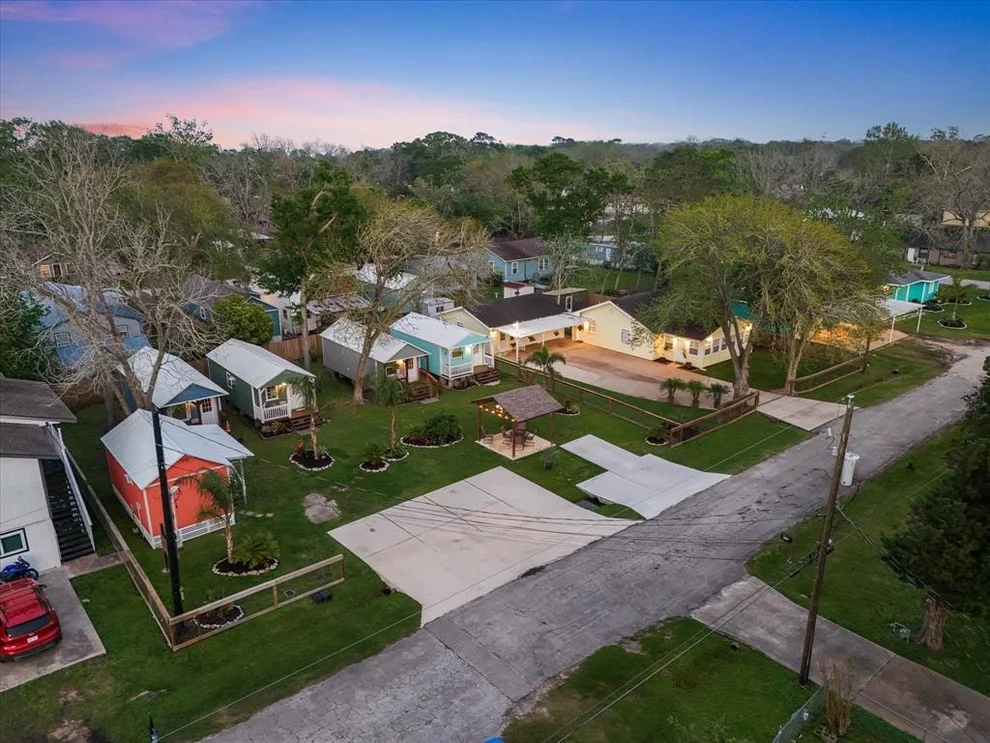 Unit for sale at 4119 Houx Street, Bacliff, TX 77518