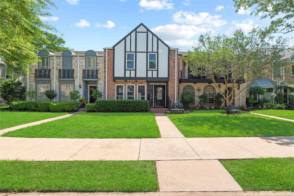 Unit for sale at 1310 Country Place Drive, Houston, TX 77079