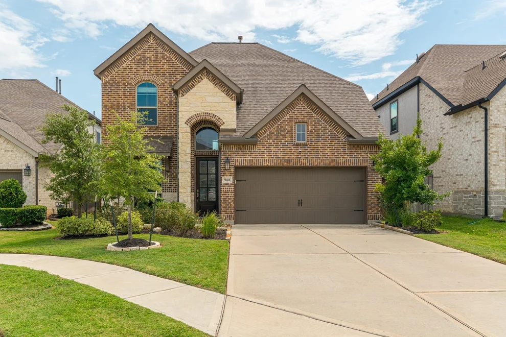 Unit for sale at 9411 Kingsford Valley Court, Tomball, TX 77375