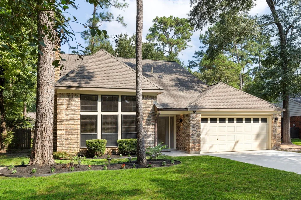 Unit for sale at 38 Cricket Hollow Place, The Woodlands, TX 77381