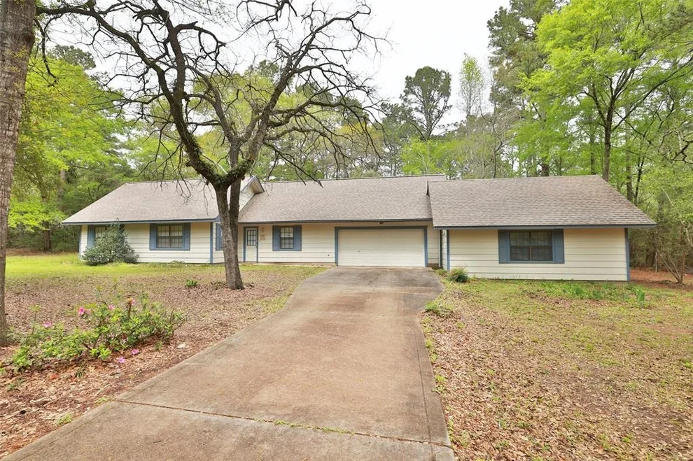 Unit for sale at 9239 Walnut Road, Plantersville, TX 77363