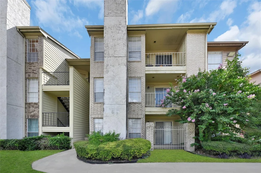 Unit for sale at 10101 S Gessner Road, Houston, TX 77071