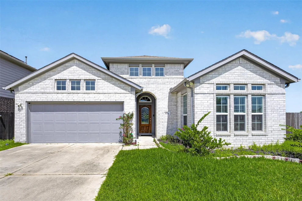 Unit for sale at 8710 Ruddy Duck Court, Baytown, TX 77521