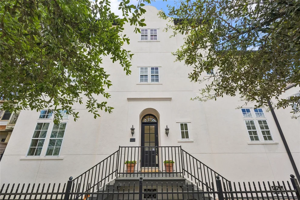 Unit for sale at 1512 W 23rd Street, Houston, TX 77008