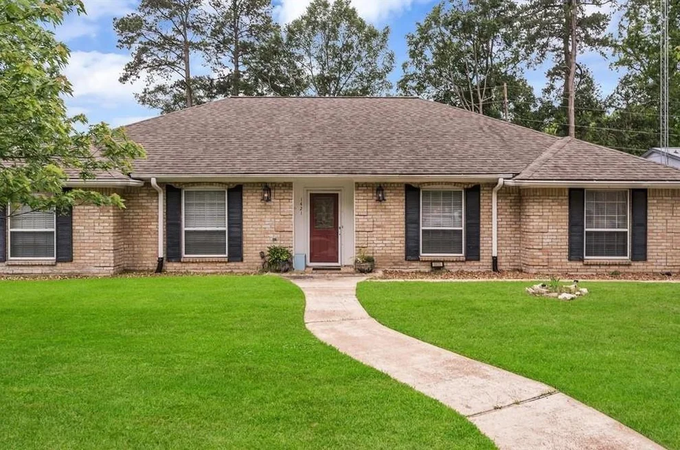 Unit for sale at 1421 Green Briar Drive, Huntsville, TX 77340