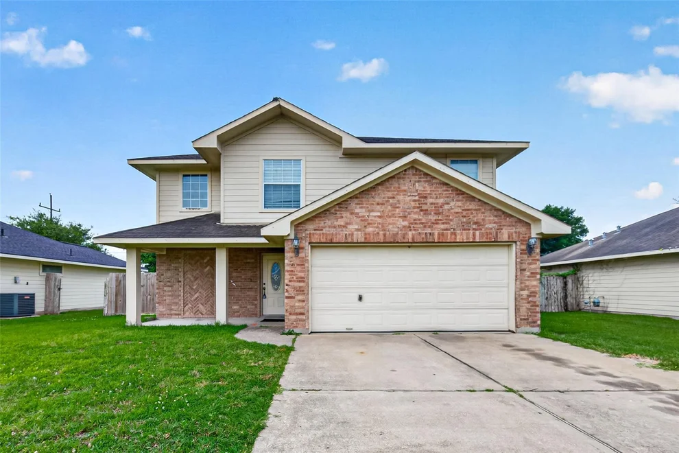 Unit for sale at 707 Mockingbird Street, Navasota, TX 77868