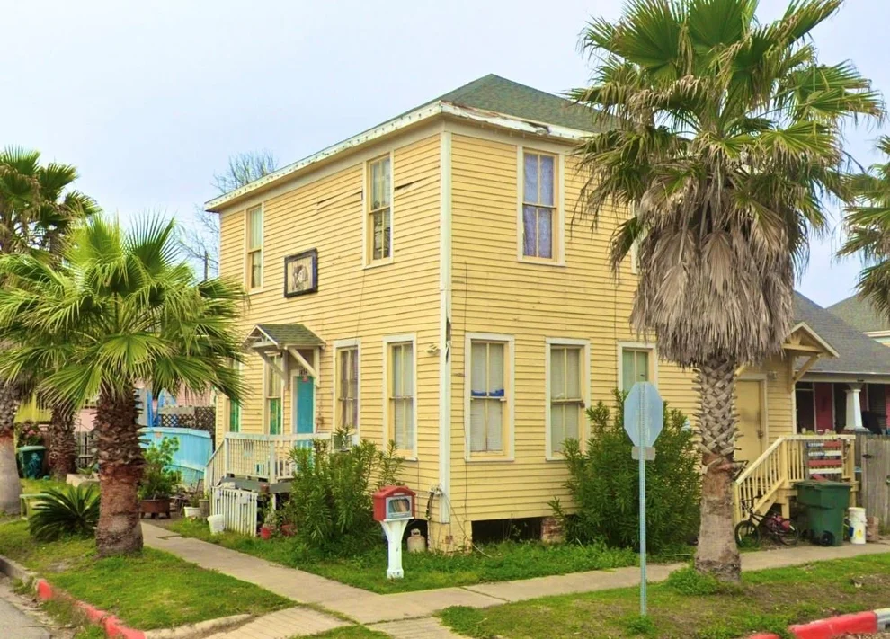 Unit for sale at 1426 17th Street, Galveston, TX 77550