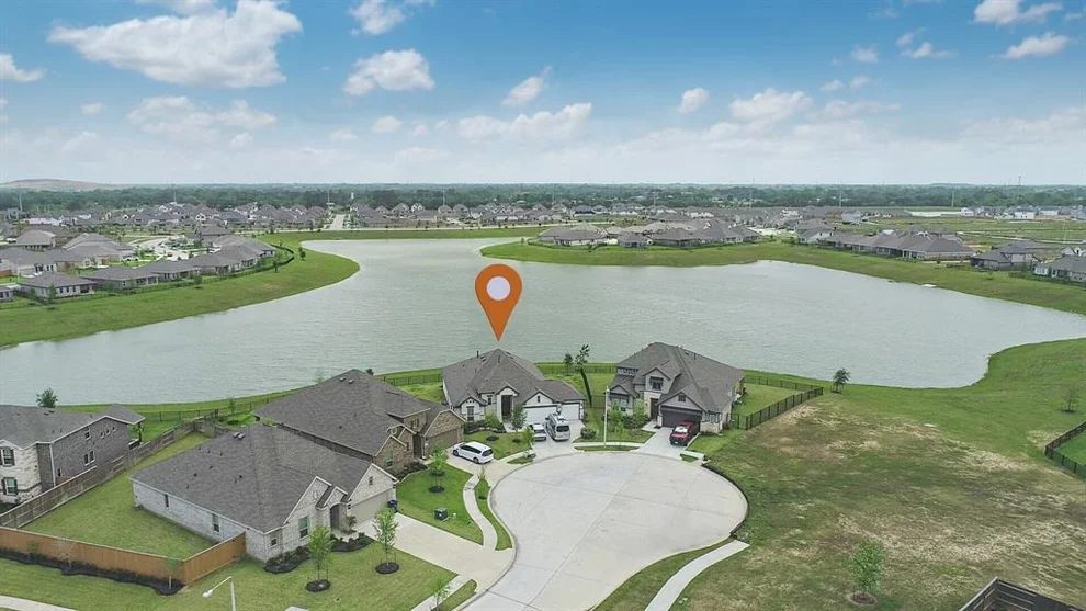 Unit for sale at 13711 La Isla Court, Texas City, TX 77568
