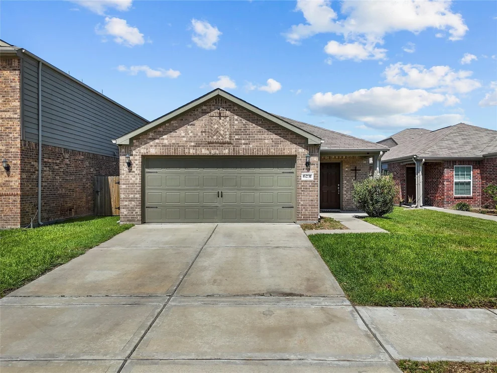 Unit for sale at 6231 El Turquesa Drive, Houston, TX 77048