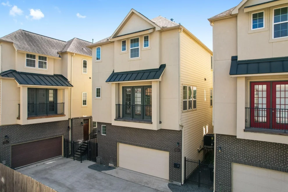 Unit for sale at 5525 Petty Street, Houston, TX 77007
