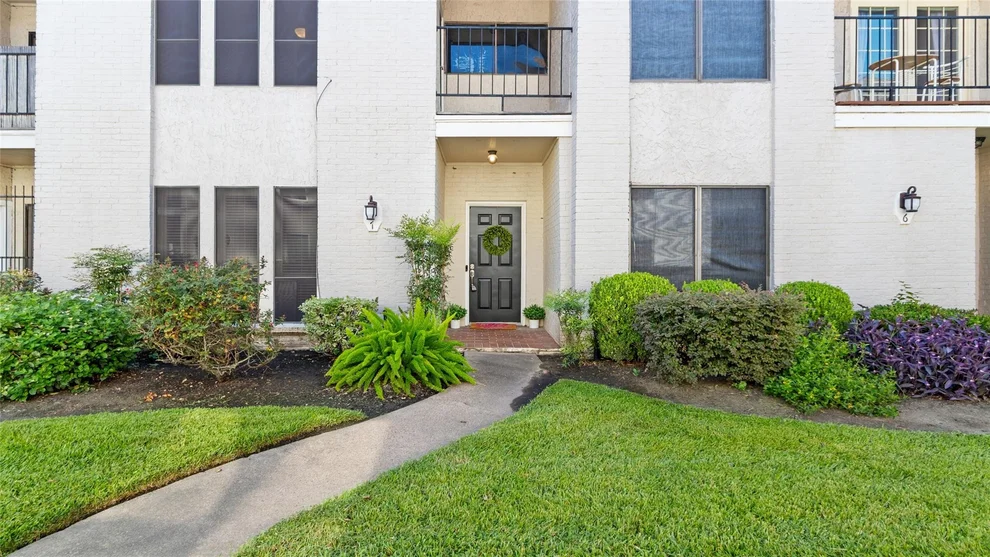 Unit for sale at 1302 Augusta Drive, Houston, TX 77057
