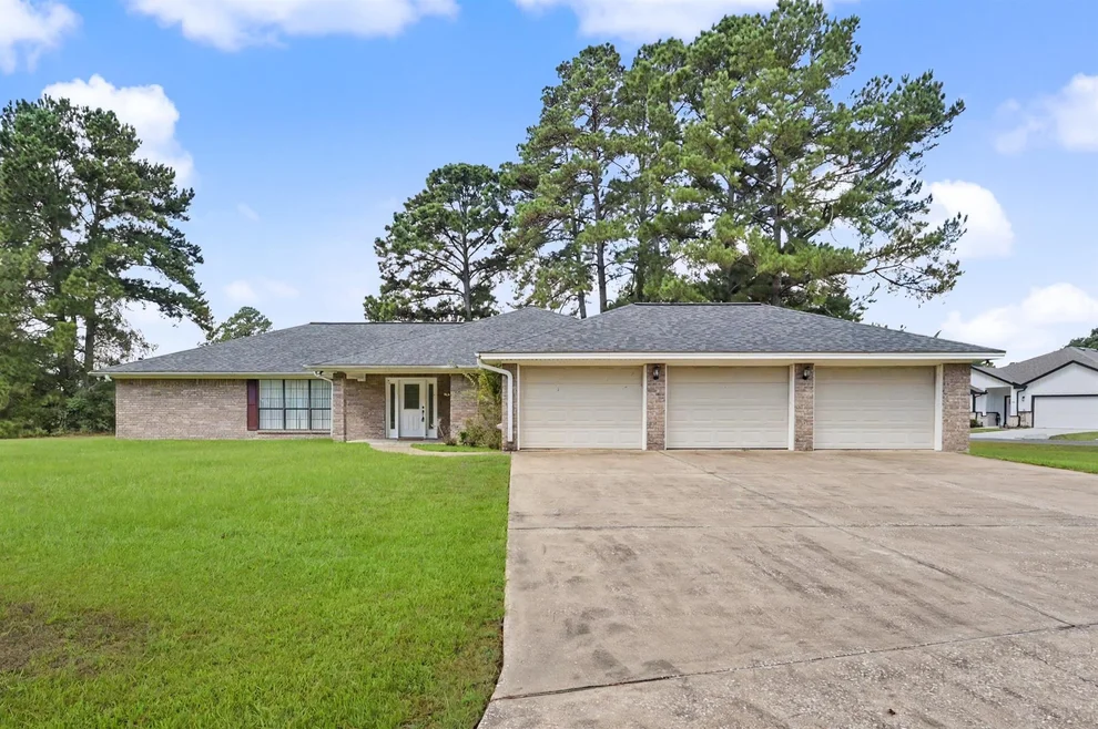 Unit for sale at 20 Shallow Springs, Trinity, TX 75862