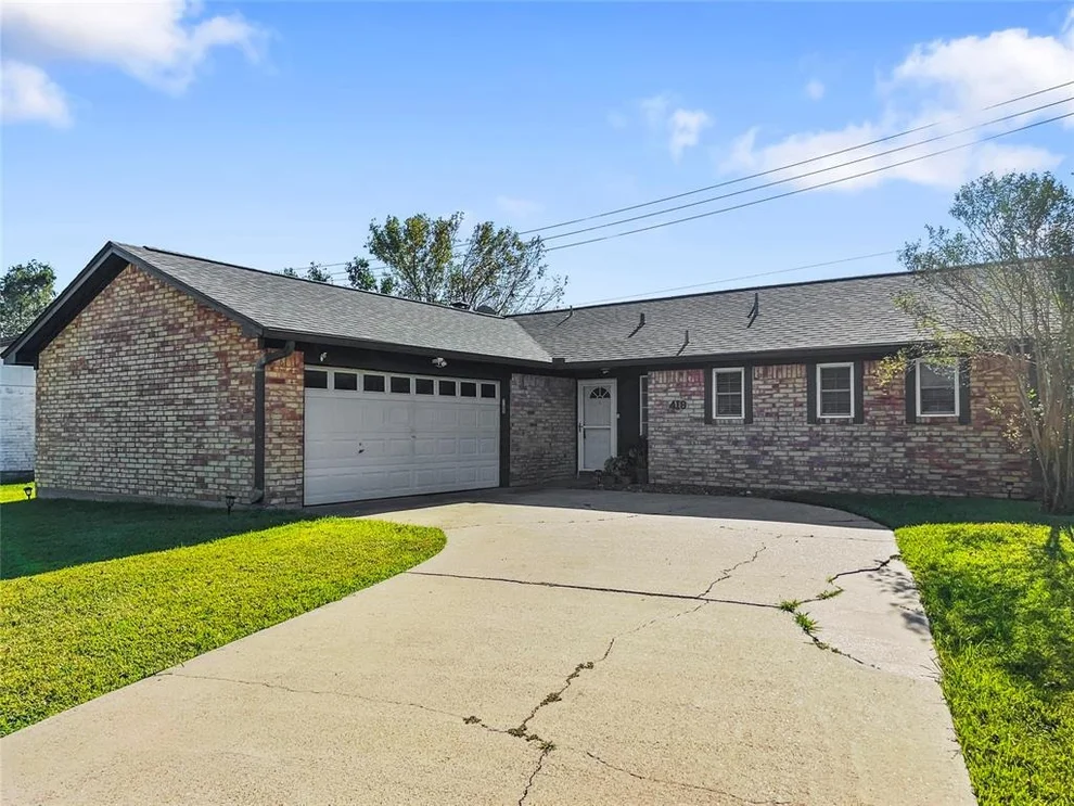 Unit for sale at 418 Oleander Street, Lake Jackson, TX 77566