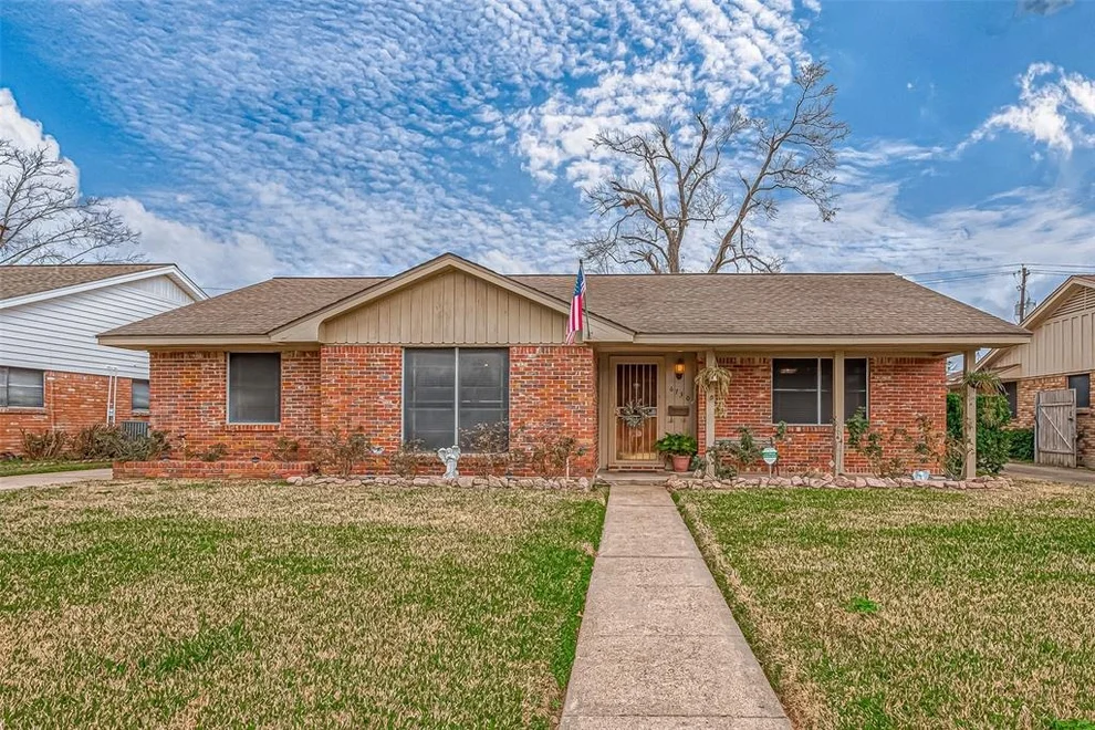 Unit for sale at 6730 Lindyann Lane, Houston, TX 77008