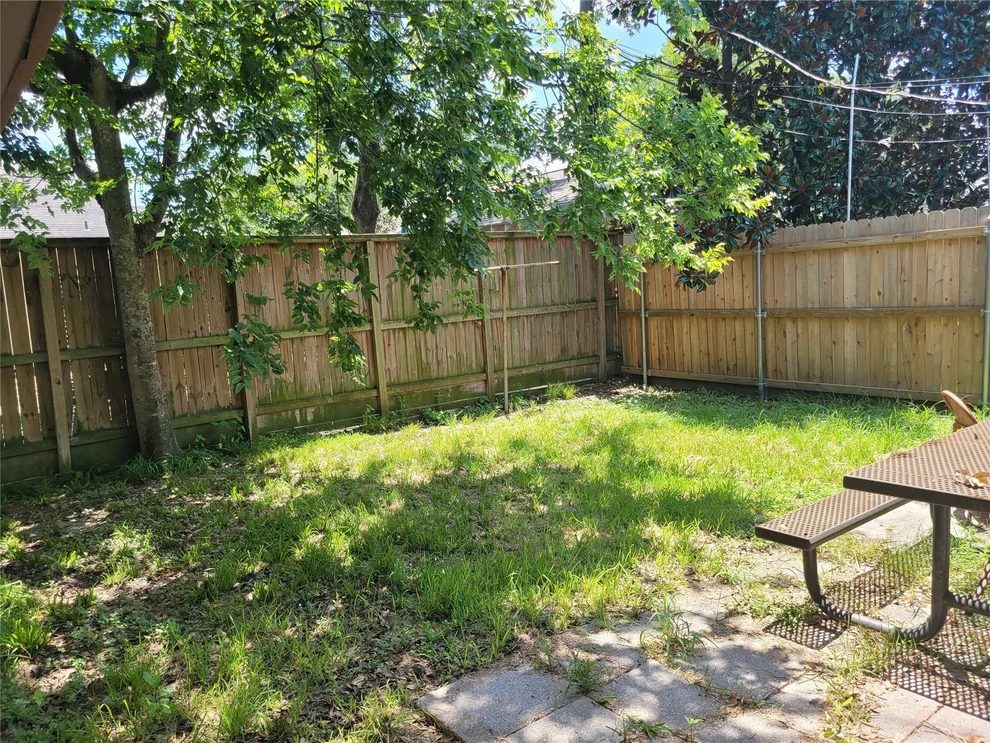Unit for sale at 1032 Algregg Street, Houston, TX 77009