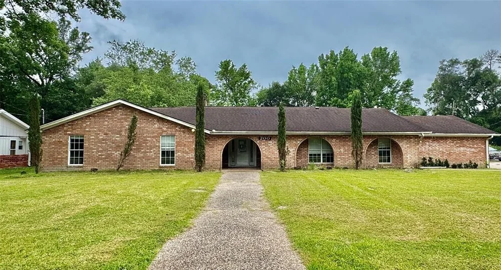 Unit for sale at 200 Greenwood Drive, Beaumont, TX 77705