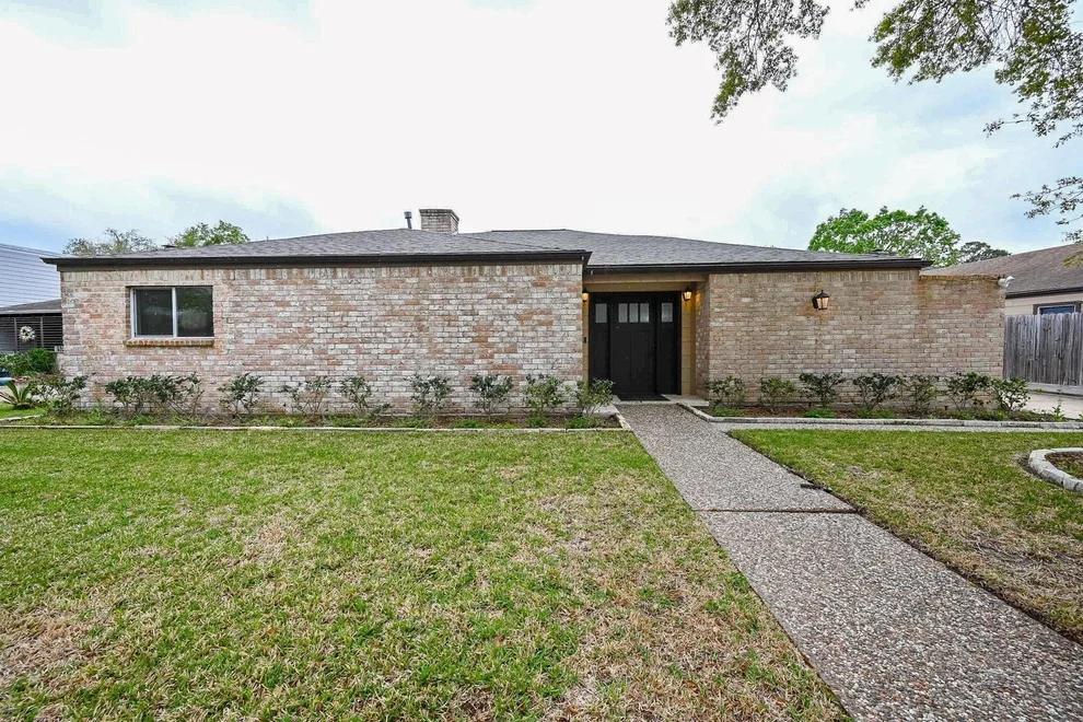 Unit for sale at 15723 Creekhaven Drive, Houston, TX 77084