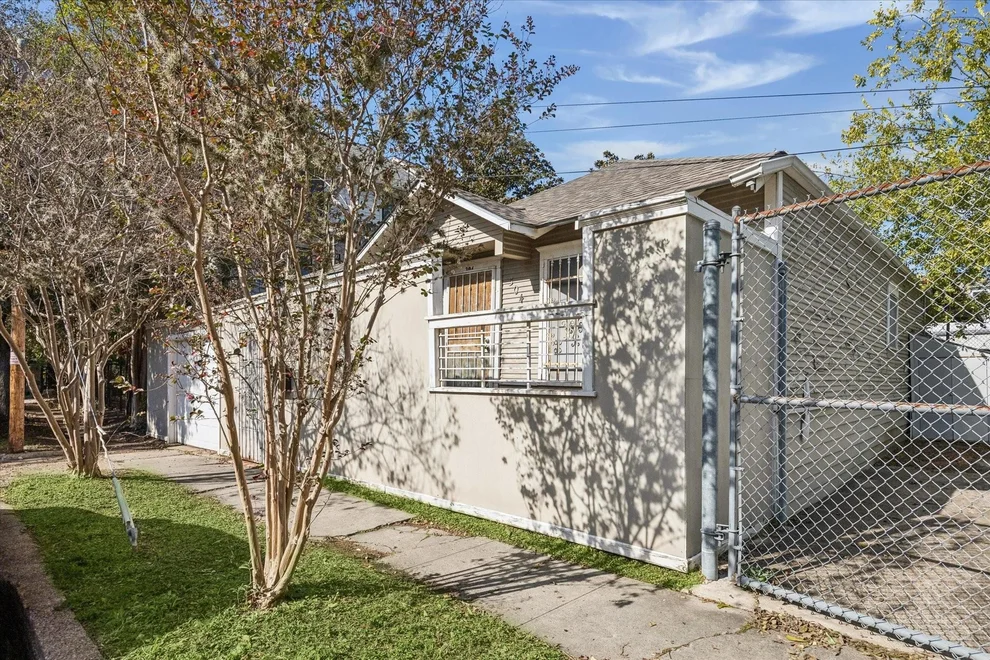 Unit for sale at 304 Bomar Street, Houston, TX 77006