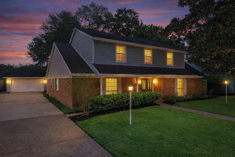 Unit for sale at 2206 Carriage Lane, La Marque, TX 77568