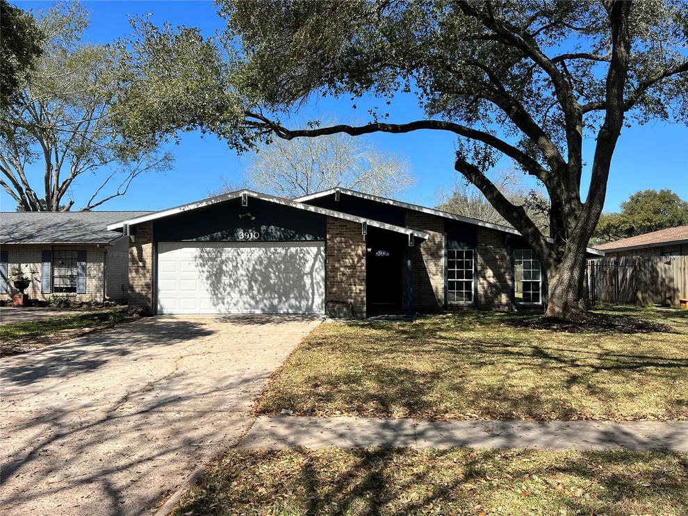 Unit for sale at 3910 Lost Oak Drive, Spring, TX 77388