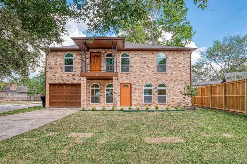 Unit for sale at 2005 Barr Street, Houston, TX 77080