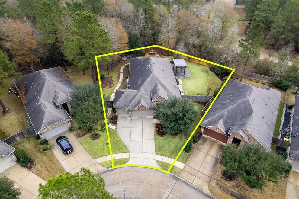Unit for sale at 109 Winecup Circle, Montgomery, TX 77316