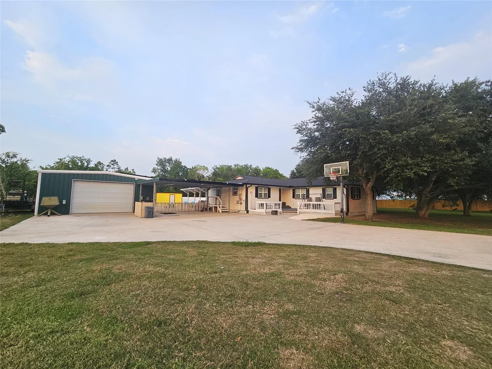 Unit for sale at 1610 Marilyn Street, Alvin, TX 77511