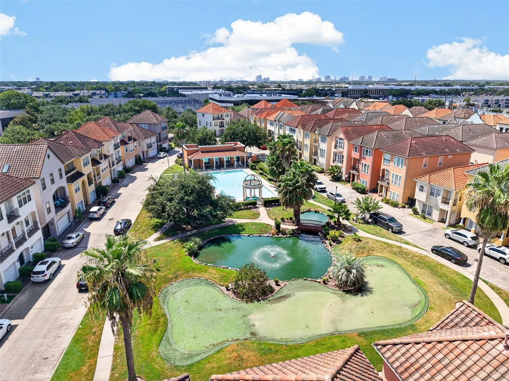 Unit for sale at 7122 Laguna Villas, Houston, TX 77036
