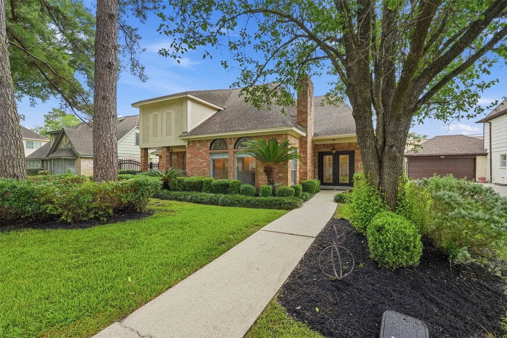 Unit for sale at 8310 Mentmore Drive, Spring, TX 77379