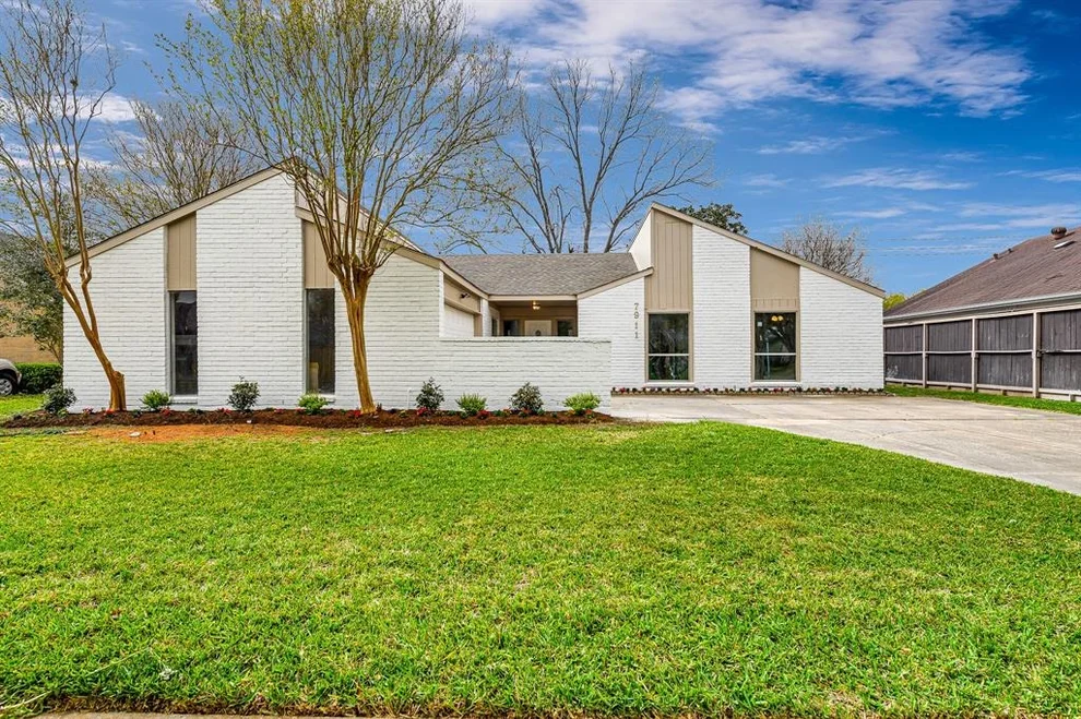 Unit for sale at 7911 Portal Drive, Houston, TX 77071