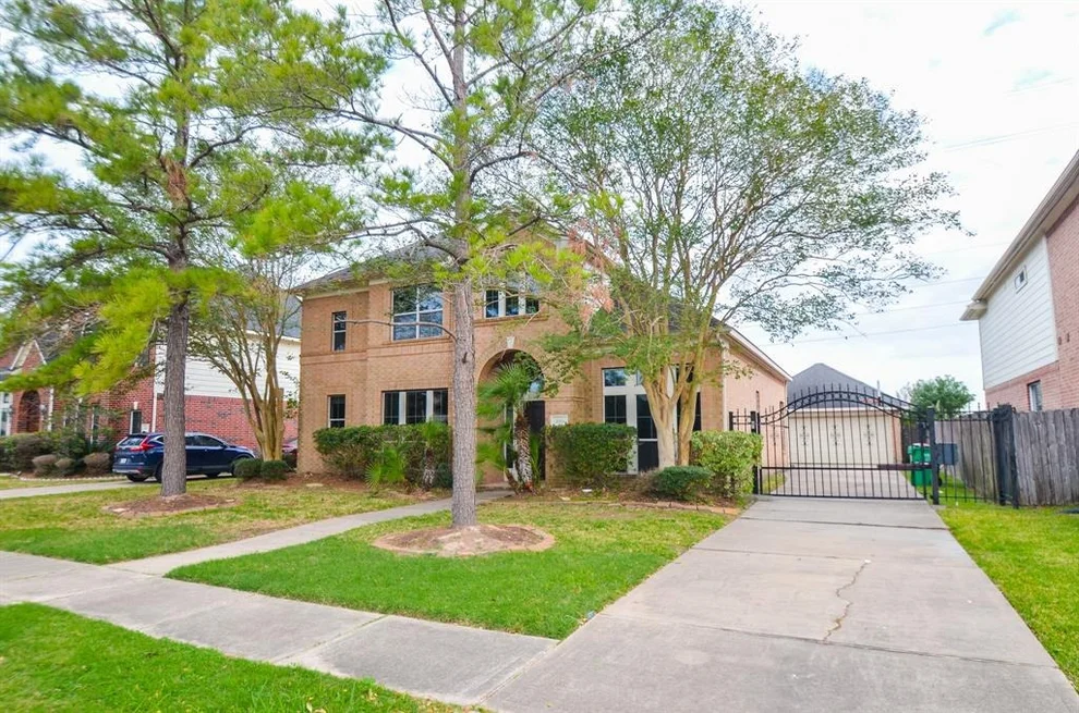 Unit for sale at 3519 Creekstone Dr, Pearland, TX 77584