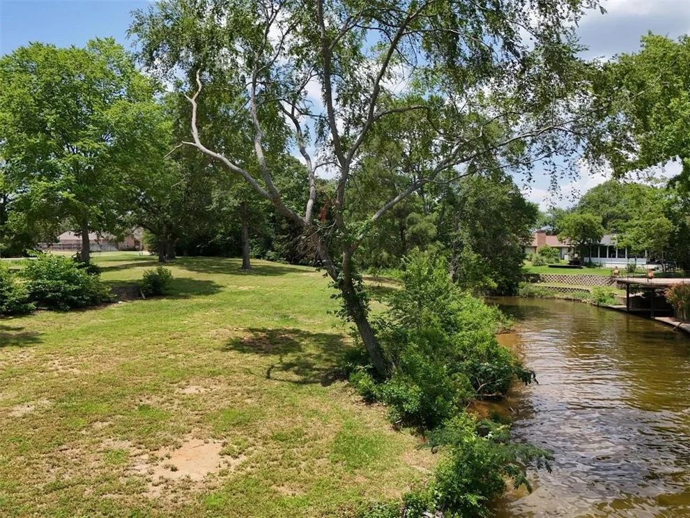 Unit for sale at 259 S Bay Drive, Bullard, TX 75757