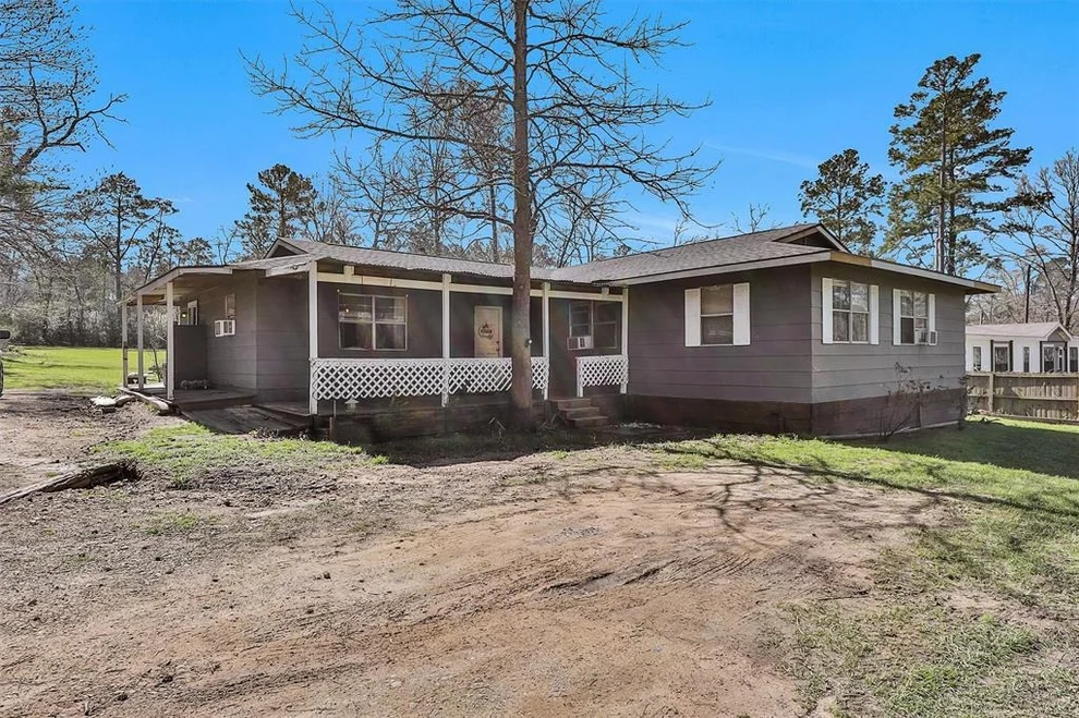 Unit for sale at 17 Underwood Drive, Huntsville, TX 77340