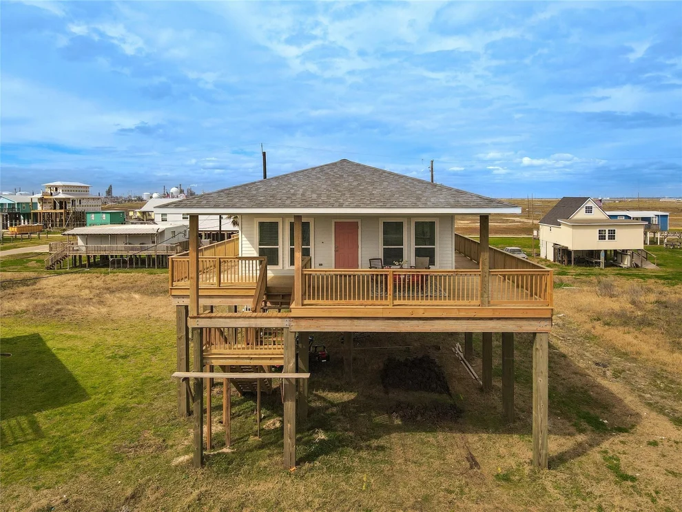 Unit for sale at 1014 Treaty Dr, Surfside Beach, TX 77541
