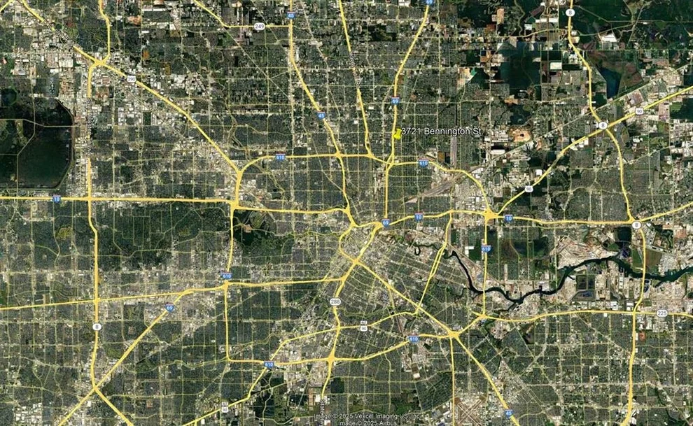 Unit for sale at 3721 Bennington Street, Houston, TX 77016