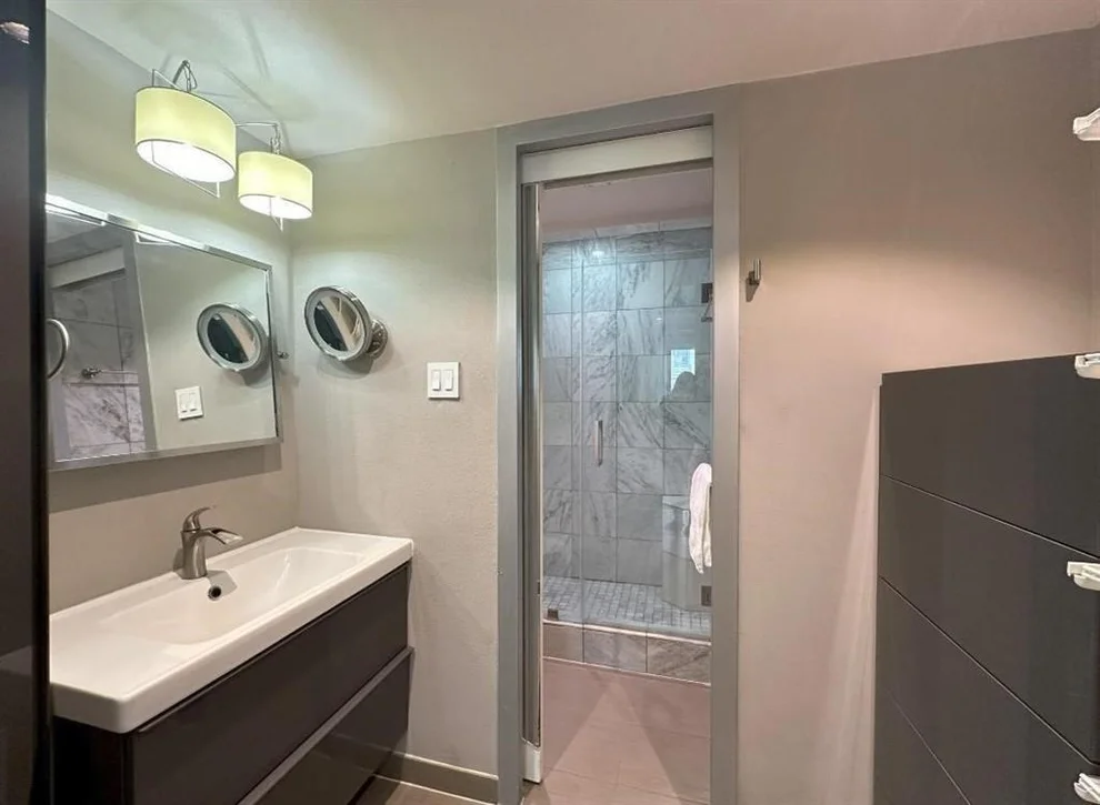 Unit for sale at 2016 Main Street, Houston, TX 77002
