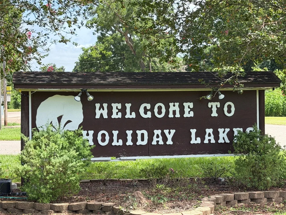 Unit for sale at Lot 804 Eskimo Lane, Holiday Lakes, TX 77515